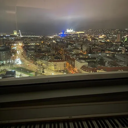Apartment House Keys Skypark Bratislava