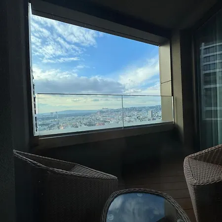 House Keys Skypark براتسيلافا