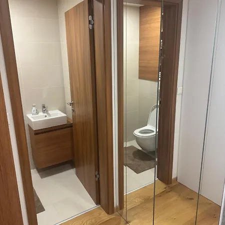 House Keys Skypark شقة براتسيلافا