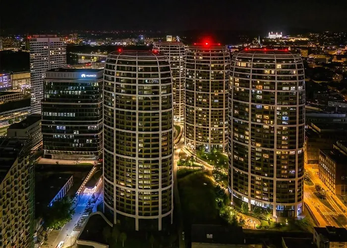 House Keys Skypark דירה ברטיסלאבה