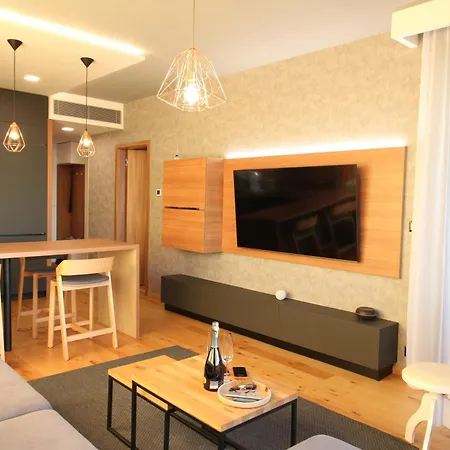 House Keys Skypark Appartement *